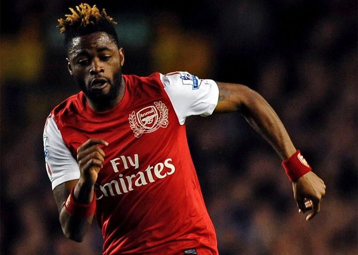 Barca đã đàm phán xong với Arsenal về thương vụ Alex Song?